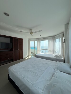 Standard Apartment, 2 Bedrooms, Balcony, Bay View | 2 bedrooms, blackout drapes, iron/ironing board, free WiFi