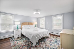 3 habitaciones, escritorio, tabla de planchar con plancha y wifi gratis 