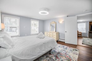 3 Schlafzimmer, Schreibtisch, Bügeleisen/Bügelbrett, kostenloses WLAN