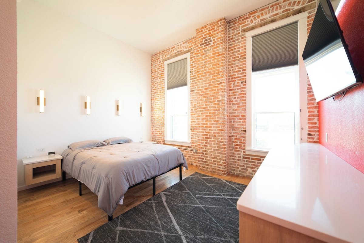 Business Studio, 1 Queen Bed, Non Smoking, Pets not allowed