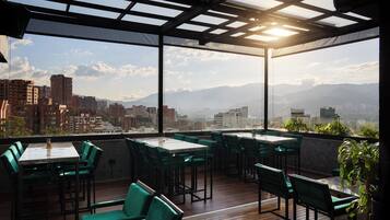 Deluxe Double Room | Terrace/patio