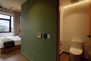 Deluxe Double Room | In-room safe, blackout drapes, iron/ironing board - Hunters By Jalo (Medellín)