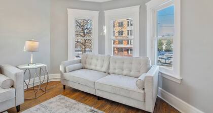 Modern 2BR • Mins to Univ, Zoo, Destiny & Downtown