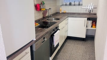 Keittoastiat/astiat/ruokailuvälineet