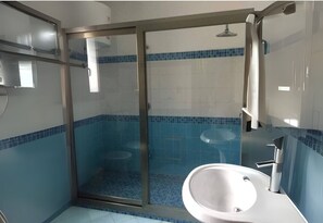シャワー、ビデ、タオル