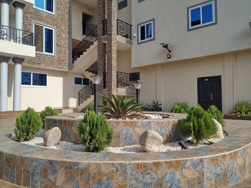 Modern 2-Bedroom Apartment - Rose Villa Suite G2, Near Beach with Pool Access