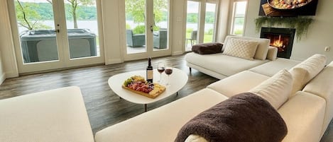 Fernseher, Kamin
