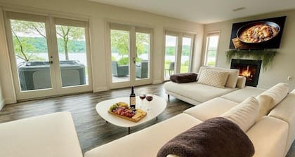 Spacious Lakefront Home|Bikes|Hot Tub| Kayak|Group