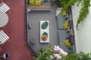 屋外ダイニングエリア