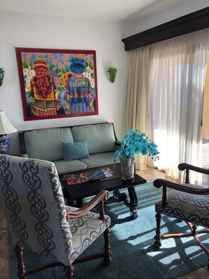 Luksushuvila, 3 makuuhuonetta, yksityinen uima-allas, merinäköala | 3 makuuhuonetta, tallelokero huoneessa, äänieristys, silitysrauta/-lauta