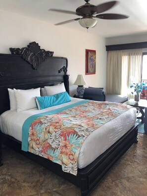 Luksushuvila, 3 makuuhuonetta, yksityinen uima-allas, merinäköala | 3 makuuhuonetta, tallelokero huoneessa, äänieristys, silitysrauta/-lauta