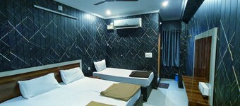 Hotel Govind Heights