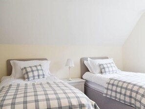 4 bedrooms, individually decorated, individually furnished, free WiFi - Cae Coch (Brynteg)