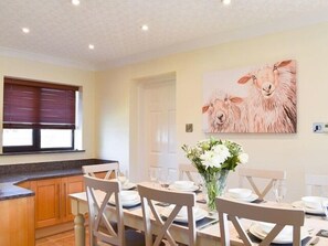 Cottage | Dining
