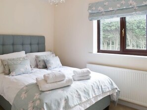 Cottage | 4 bedrooms, individually decorated, individually furnished, free WiFi