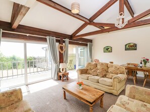 Living area - Swifts (Ventnor)