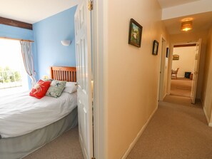 3 bedrooms, individually decorated, individually furnished, free WiFi - Swifts (Ventnor)
