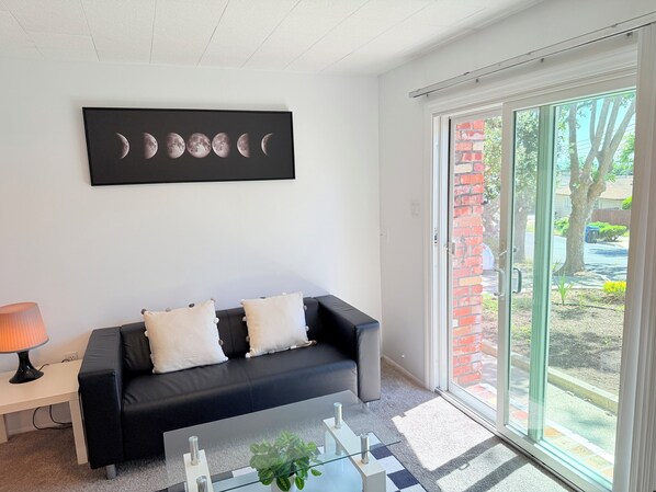 Smart TV - Entire Private Guest Suit/ UC Berkeley / SF (El Cerrito)