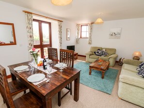 Living area - The Lobster Pot (Ventnor)