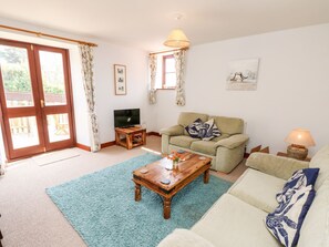 Living area - The Lobster Pot (Ventnor)