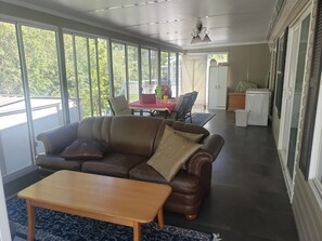 TV
