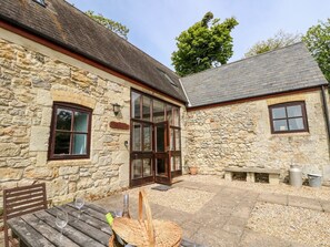 Outdoor dining - Beachcombers (Ventnor)