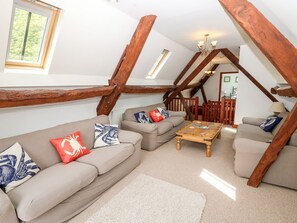 Living area - Beachcombers (Ventnor)