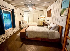 5 bedrooms, desk, iron/ironing board, travel crib