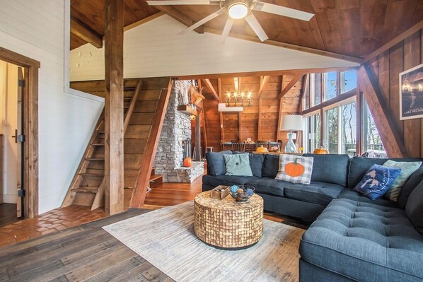 Smart TV, fireplace, foosball, books