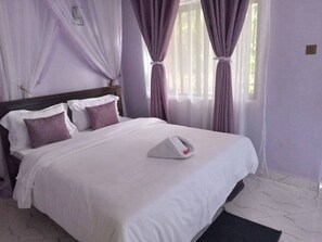 Free WiFi, bed sheets - Rosa Gardens Hotel (Muhoroni)