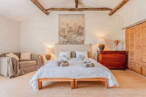 2 makuuhuonetta, vuodevaatteet