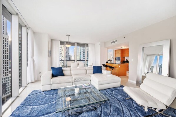 Televisión, chimenea