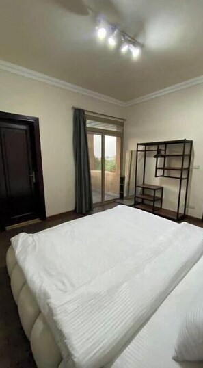 4 bedrooms, WiFi, bed sheets - Villa in Greya Inside Beverly Hills (Giza Governorate)