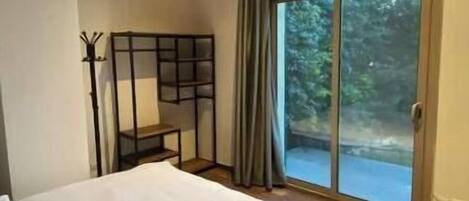 4 bedrooms, WiFi, bed sheets