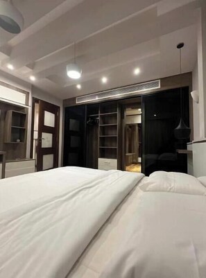 WiFi, bed sheets