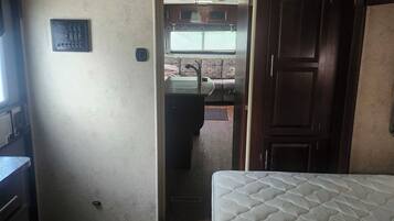 1 多间卧室、熨斗/熨衣板、WiFi、床单