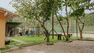 Children’s play area – outdoor