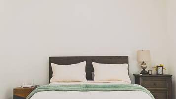 5 bedrooms, free WiFi, bed sheets