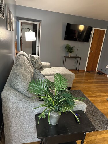 Charming 2-bedroom house in brilliant Indianapolis with AC, WiFi