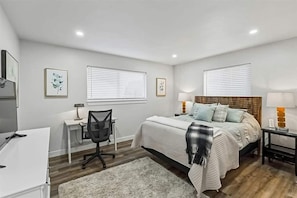 3 Schlafzimmer, Schreibtisch, Bügeleisen/Bügelbrett, WLAN