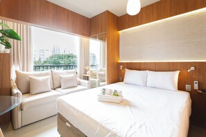 Estudio | Cortinas blackout, tabla de planchar con plancha y wifi gratis 
