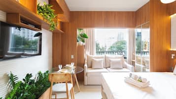 Studio | Blackout curtains, iron/ironing board, free WiFi