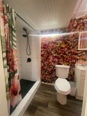 Shower, towels