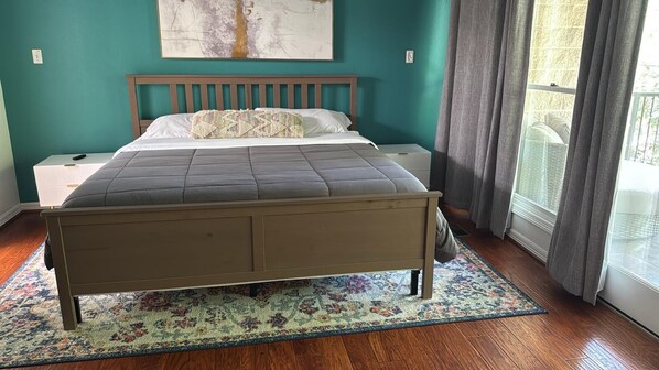 3 عدّة غرف نوم وواي فاي وملاءات أسرّة