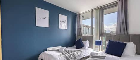 Strykejern/-brett, reiseseng for barn, wi-fi og sengetøy