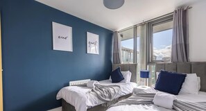 熨斗/熨衫板、可攜式嬰兒床、Wi-Fi、床單