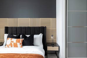 1 chambre, fer et planche à repasser, accès Internet, draps fournis