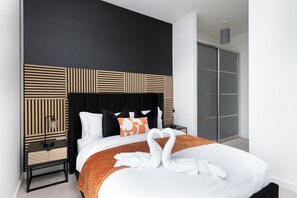 1 slaapkamer, een strijkplank/strijkijzer, internet, beddengoed