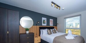 2 soverom, strykejern/-brett, reiseseng for barn og wi-fi