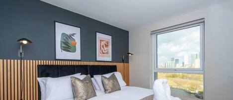 2 makuuhuonetta, silitysrauta/-lauta, vauvan matkasänky, Wi-Fi